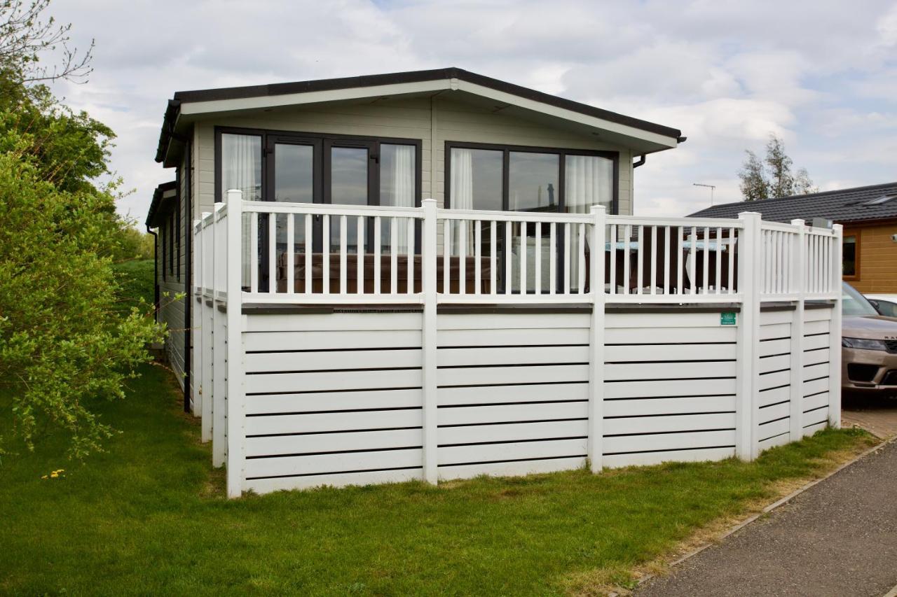 Lovely 3-Bed Cottage In Ely Exterior photo